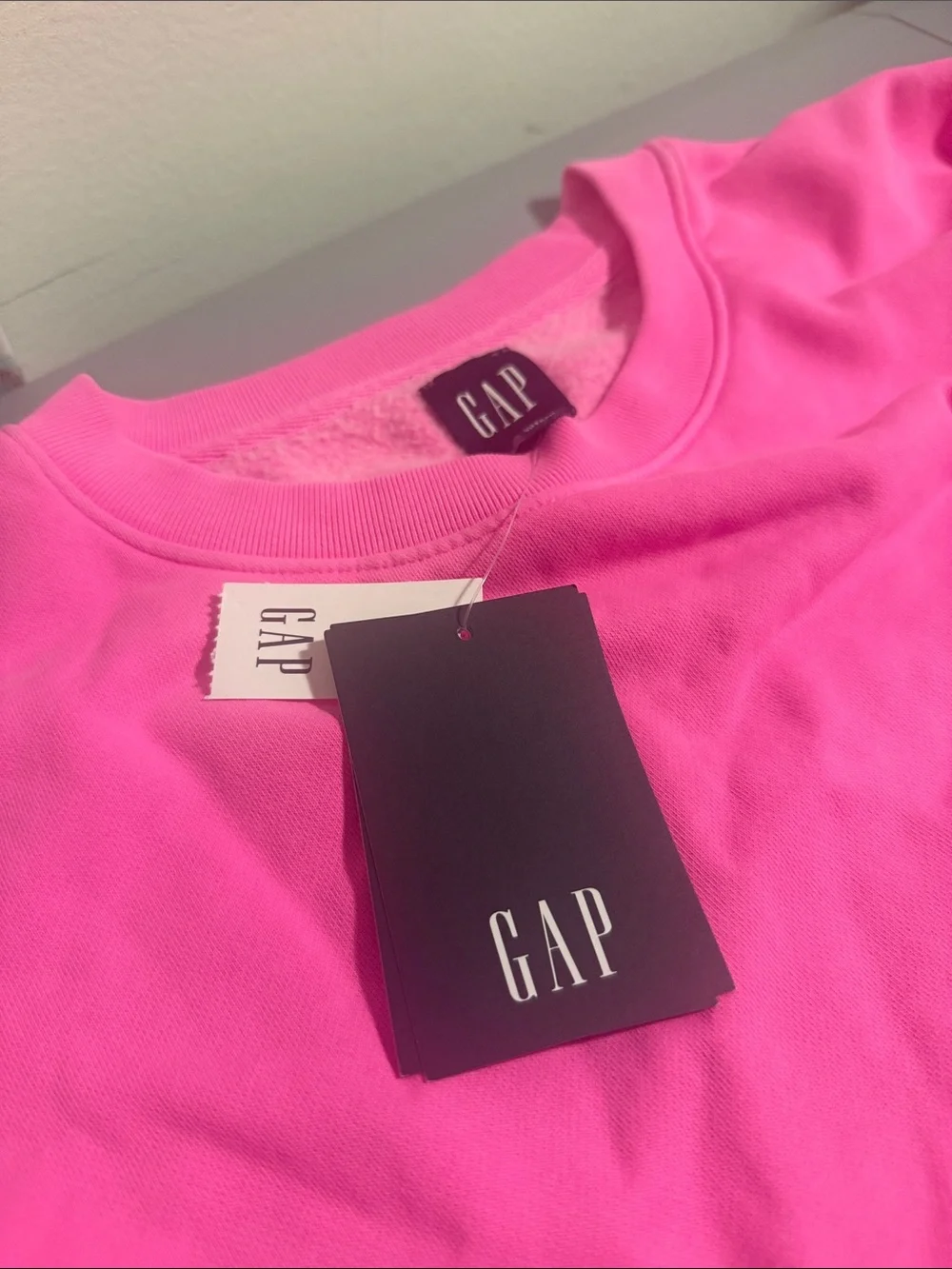GAP Hot Pink Crewneck Sweatshirt - Picture 2 of 4